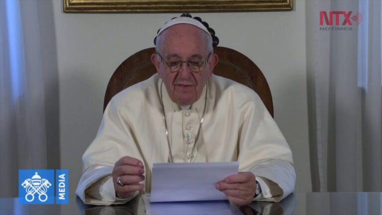 El Papa pide a católicos ayudar a jóvenes y familias hispanas en Estados Unidos