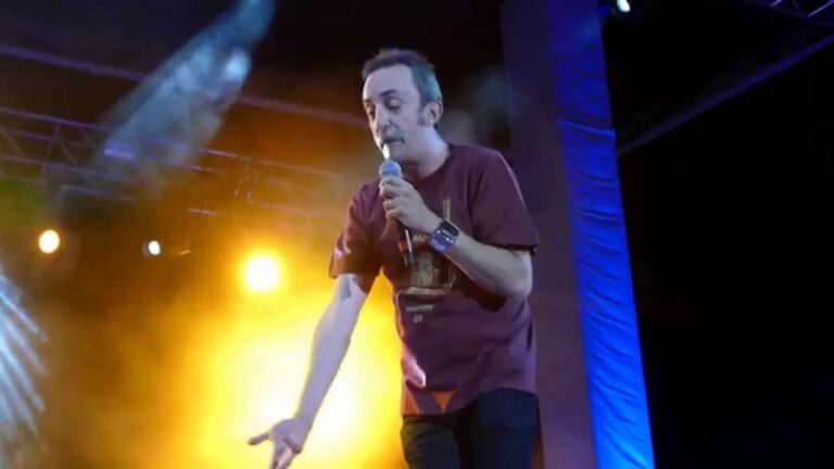 Humor y gran testimonio de Fe del humorista Santi Rodríguez