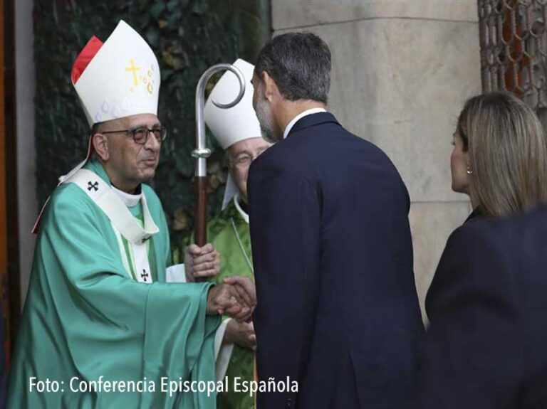 REY Felipe VI y el Cardenal Omella
