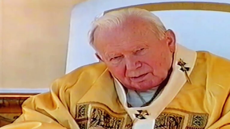 VÍDEO EMOTIVO que RECUERDA a SAN JUAN PABLO II
