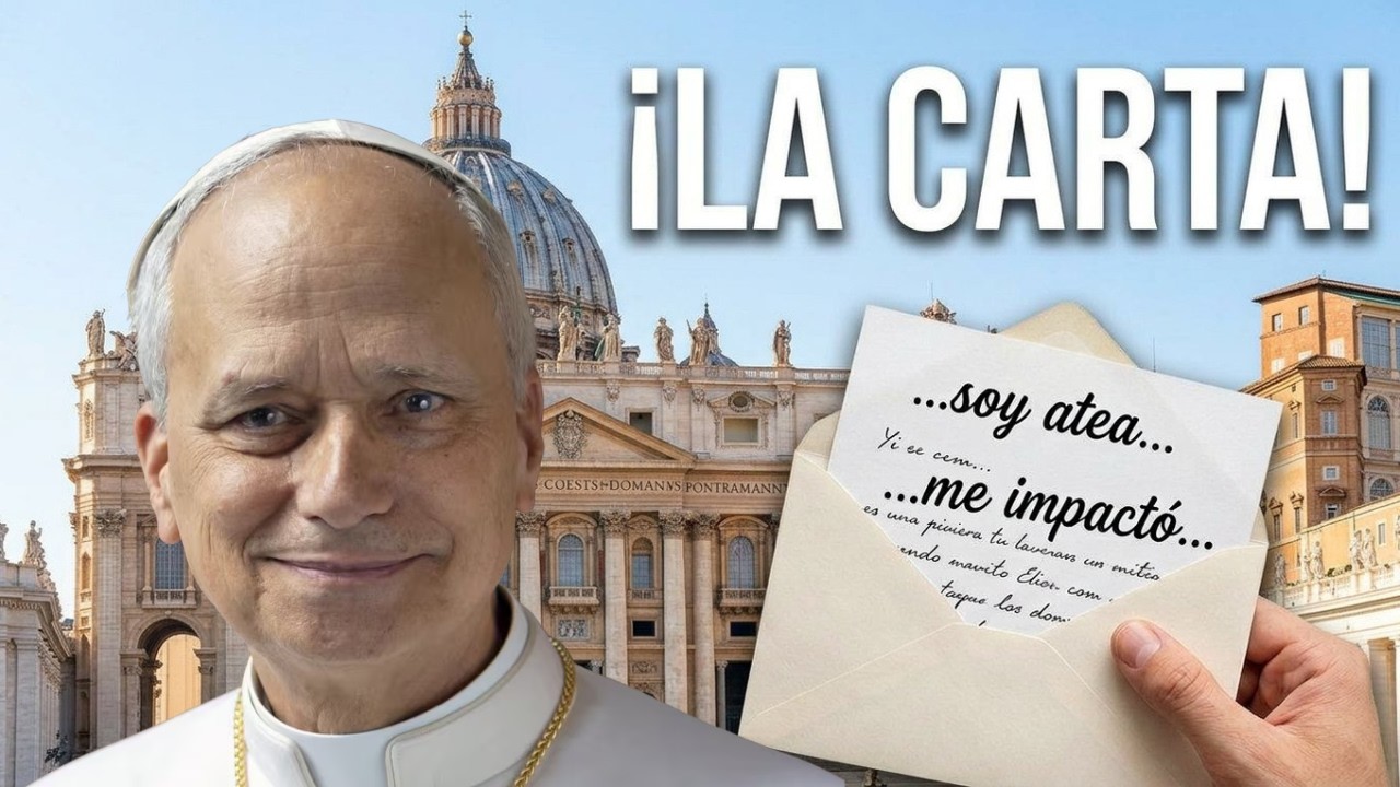 Papa León XIV saludando en España mientras una mujer observa emocionada entre la multitud | Reflexión sobre “Alzad la mirada”